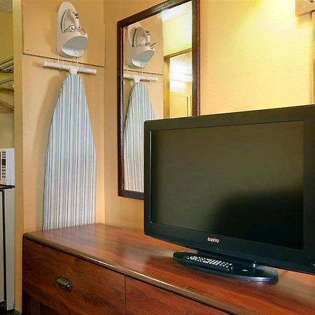 Americas Best Value Inn And Suites Greenwood Rom bilde